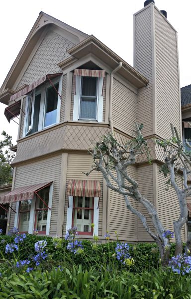 Victorian Inn in Monterey, CA