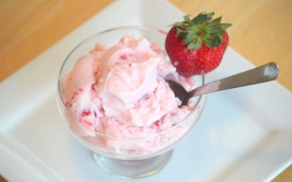 Homemade Strawberry Ice Cream from Gluesticks Blog