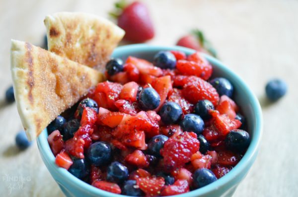 Easy-Berry-Fruit-Salsa-Recipe