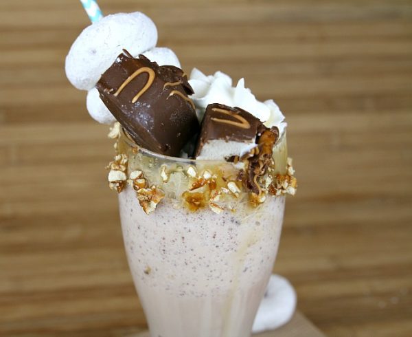 Salted Caramel Pretzel Extreme Shake from Momma D Jane