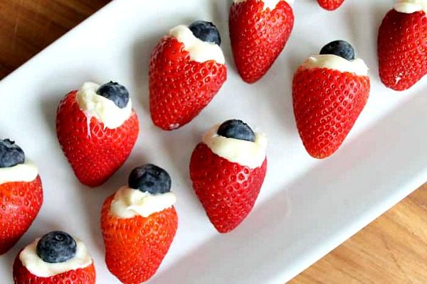 No Bake Strawberry Cheesecake from The Country Chic Cottage