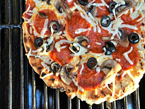 Grilled Pizza from Kid and Kin Blog